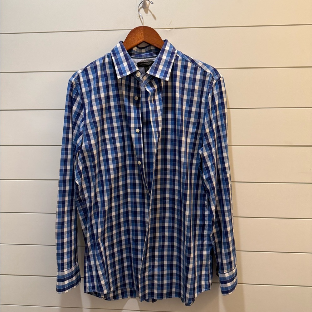 Banana Republic Blue and White Plaid Men's Shirt